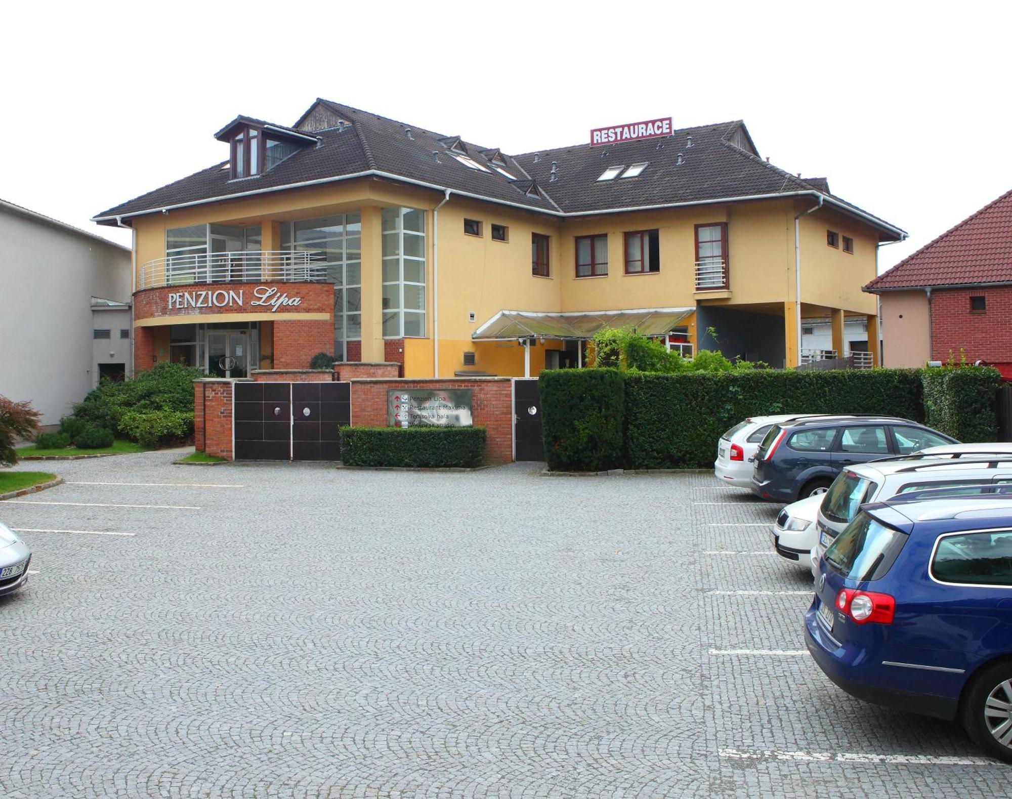 Penzion Lipa Otrokovice Exterior foto
