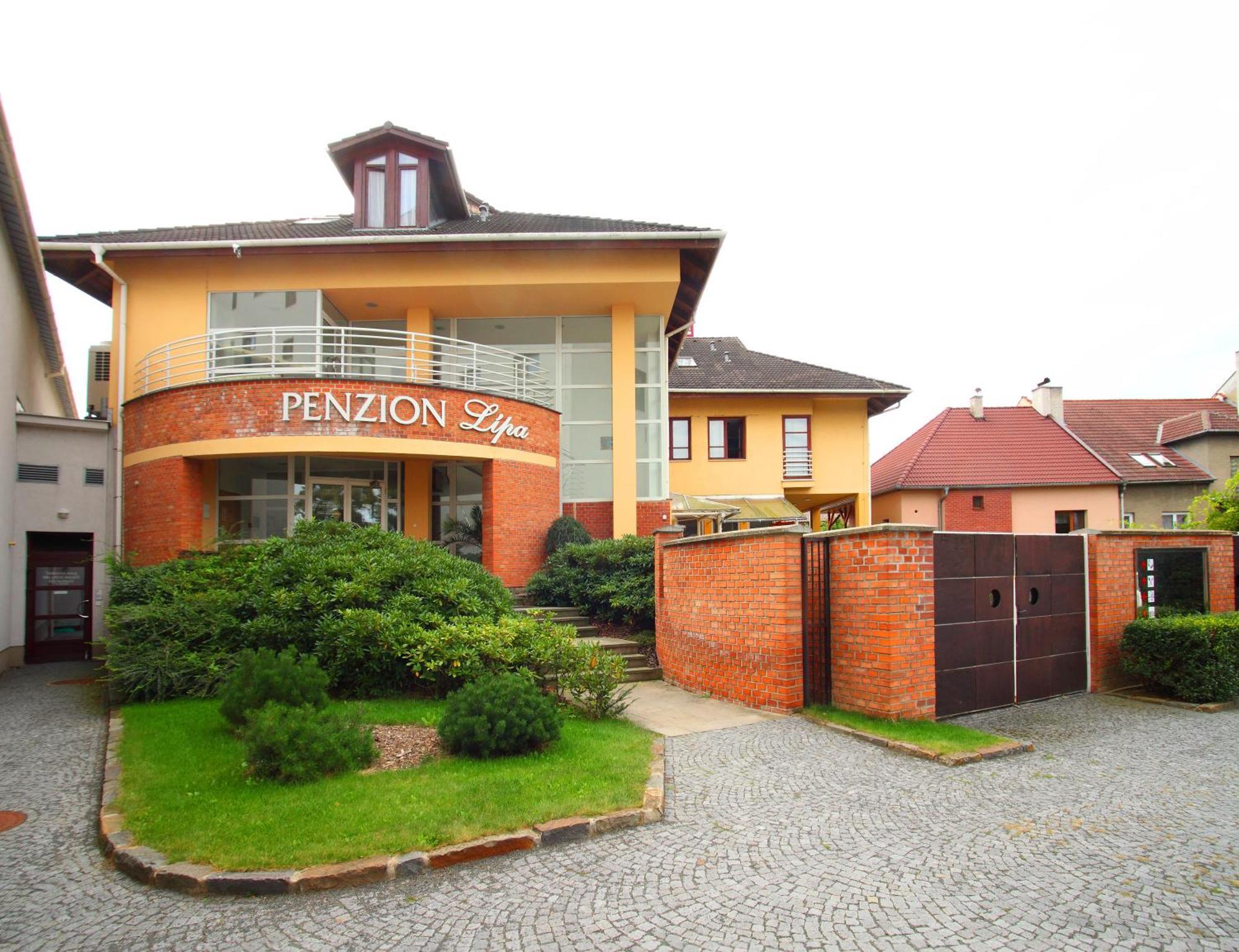 Penzion Lipa Otrokovice Exterior foto